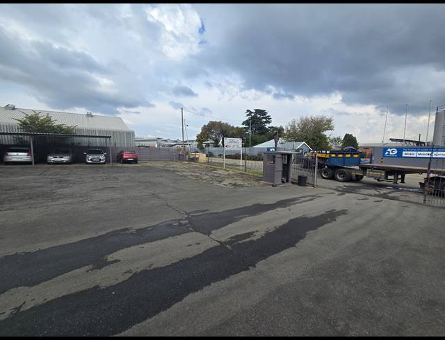 1,000M² FACTORY TO LET IN ANDERBOLT